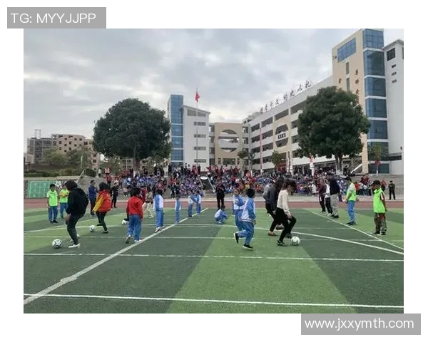 手举小孩猜足球明星的趣味游戏让亲子时光更加欢乐与温馨 手举小孩猜足球明星的趣味游戏让亲子时光更加欢乐与温馨